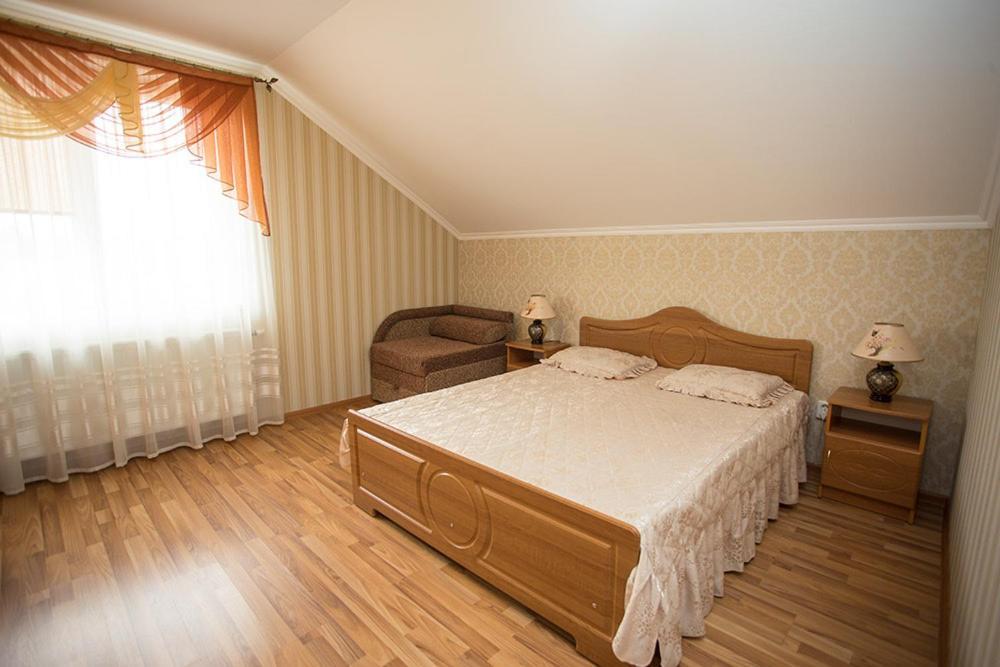 Hotel Goldenluxe Beregovo Exterior foto