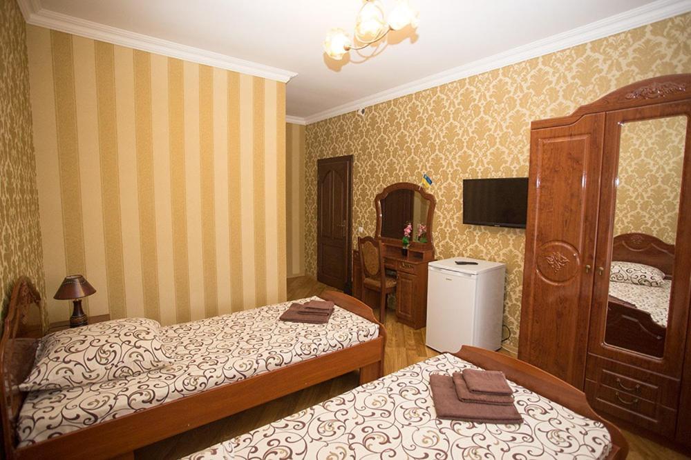 Hotel Goldenluxe Beregovo Exterior foto
