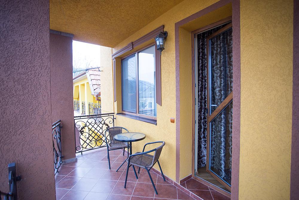 Hotel Goldenluxe Beregovo Exterior foto