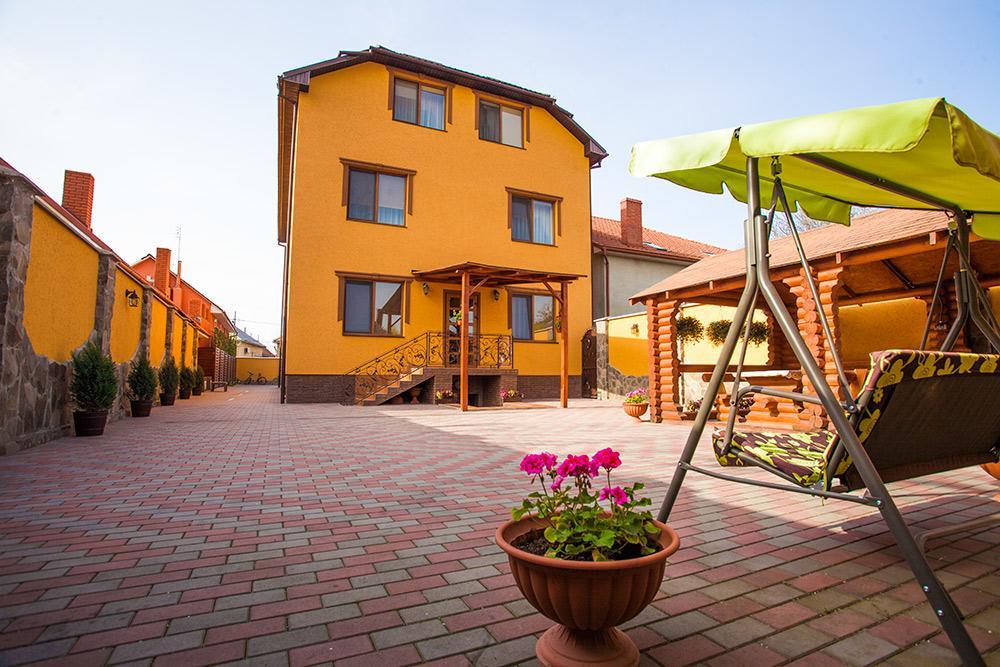 Hotel Goldenluxe Beregovo Exterior foto
